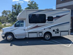 2021 Gulf Stream BT Cruiser 5210 — photo 9 of 70