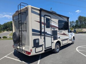 2021 Gulf Stream BT Cruiser 5210 — photo 5 of 70
