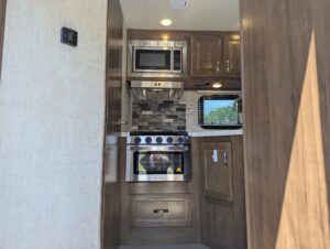 2021 Gulf Stream BT Cruiser 5210 — photo 30 of 70