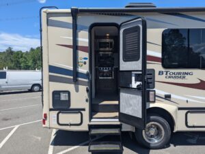 2021 Gulf Stream BT Cruiser 5210 — photo 28 of 70