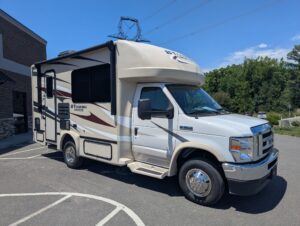 2021 Gulf Stream BT Cruiser 5210 — photo 3 of 70