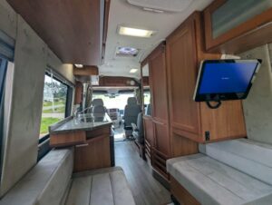 2011 Roadtrek Adventurous — photo 20 of 47