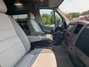 2011 Roadtrek Adventurous — photo 28 of 47