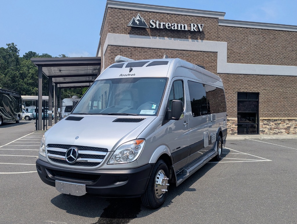 2011 Roadtrek Adventurous RS — exterior