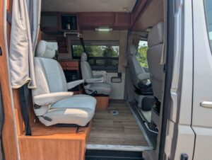 2011 Roadtrek Adventurous — photo 36 of 47