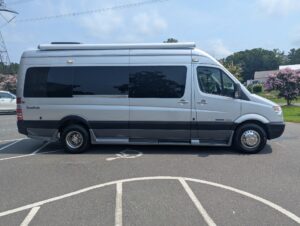 2011 Roadtrek Adventurous — photo 5 of 47