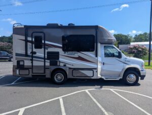 2022 Gulf Stream BT Cruiser 5210 — photo 7 of 72
