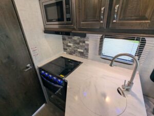 2022 Gulf Stream BT Cruiser 5210 — photo 46 of 72