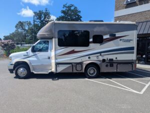 2022 Gulf Stream BT Cruiser 5210 — photo 3 of 72