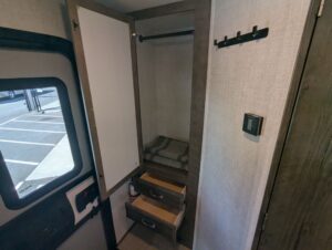 2022 Gulf Stream BT Cruiser 5210 — photo 48 of 72