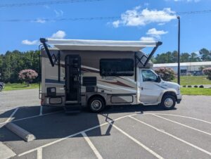 2022 Gulf Stream BT Cruiser 5210 — photo 11 of 72