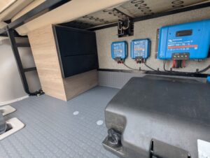 2022 Winnebago 59P Solis — photo 11 of 51