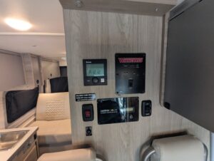 2022 Winnebago 59P Solis — photo 33 of 51