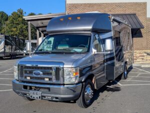 2008 Phoenix USA M2400 Phoenix Cruiser — photo 2 of 5
