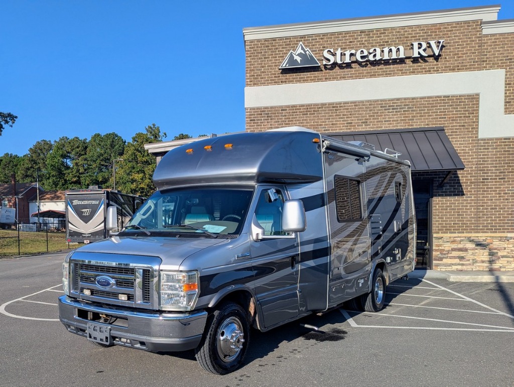 2008 Phoenix USA M2400 Phoenix Cruiser — exterior