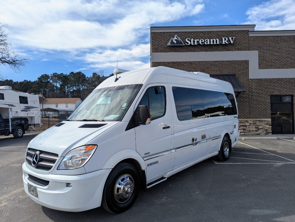 2009 Airstream 22 Interstate — exterior
