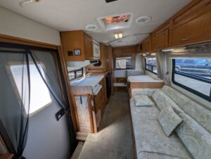 1998 Coachmen Starflyte — photo 2 of 36