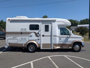 1998 Coachmen Starflyte — photo 5 of 36