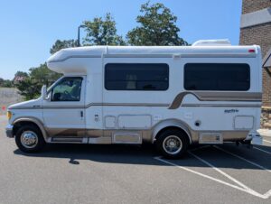 1998 Coachmen Starflyte — photo 3 of 36