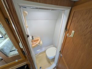 1998 Coachmen Starflyte — photo 34 of 36