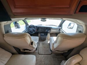2003 Chinook Destiny Special Edition — photo 34 of 47
