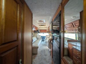2003 Chinook Destiny Special Edition — photo 28 of 47