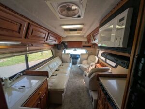 2003 Chinook Destiny Special Edition — photo 18 of 47