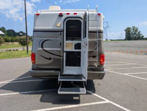 2003 Chinook Destiny Special Edition — photo 25 of 47