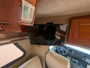 2003 Chinook Destiny Special Edition — photo 33 of 47