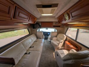 2003 Chinook Destiny Special Edition — photo 29 of 47