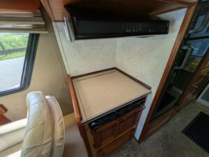 2003 Chinook Destiny Special Edition — photo 42 of 47