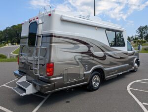 2003 Chinook Destiny Special Edition — photo 10 of 47
