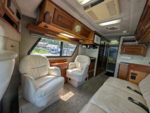 2003 Chinook Destiny Special Edition — photo 39 of 47