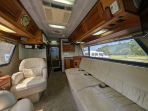 2003 Chinook Destiny Special Edition — photo 40 of 47
