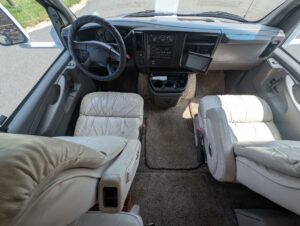 2003 Chinook Destiny Special Edition — photo 35 of 47