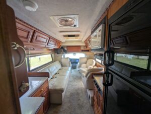 2003 Chinook Destiny Special Edition — photo 14 of 47