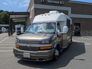 2003 Chinook Destiny Special Edition — photo 1 of 47