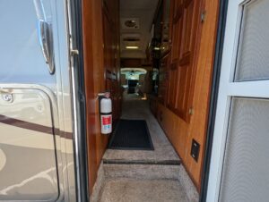 2003 Chinook Destiny Special Edition — photo 13 of 47