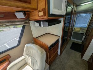 2003 Chinook Destiny Special Edition — photo 22 of 47