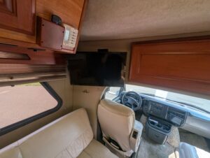 2003 Chinook Destiny Special Edition — photo 32 of 47